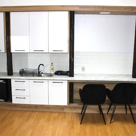Krasny Priestranny Slnecny Apartman V Centre Mesta Trencin Exterior photo