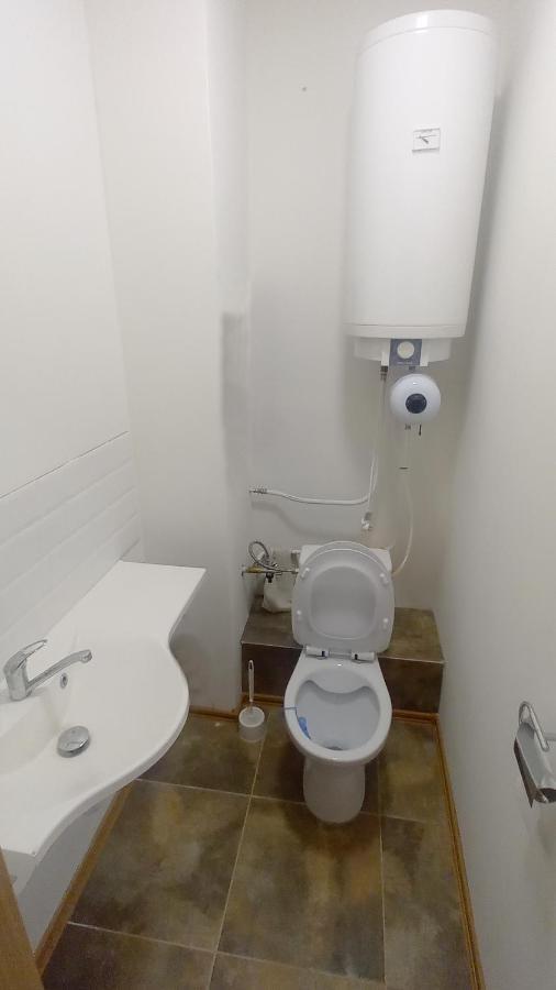 Krasny Priestranny Slnecny Apartman V Centre Mesta Trencin Exterior photo